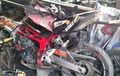 Honda CBR250RR Amburadul, Sasis dan Sokbreker Patah, Bodi Terburai Gebrak Truk Parkir
