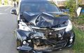 Toyota Avanza Ringsek Kontra NMAX, Wajah Sama-sama Remuk, Berawal Hindari Mobil Belok