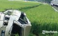 KIA Carens Tergeletak di Sawah, Tak Gubris Kereta Api Datang, Fokus Dengar Musik Berujung Maut