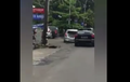 Viral! Porsche Cayenne Oleng Tak Jelas, Tabrak Daihatsu Sigra Sampai Ringsek