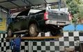 Toyota Hilux Dilarikan ke Cucian, Kolong Disemprot Alat Steam, King Kobra Ngumpet di Selah Tangki