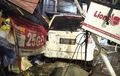 Toyota Avanza Melaju Tak Terkendali, Kios Sampai Rumah Berantakan, Pemotor Tewas Ditubruk