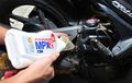 Kenali, Inilah Ciri-ciri Motor Matik Yang Pernah Telat Ganti Oli Mesin