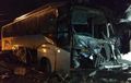 Bus Sugeng Rahayu Menganga Depan, Remuk Hajar Rumah Warga di Mojokerto