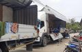 Wing Box Truk Tronton Disulap Jadi Pengungsian Korban Banjir Bekasi, Seakan Motorhome