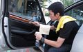 Door Trim atau Panel Pintu Mobil Bekas Kotor, Ini Cara Membersihkannya