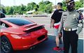 Dikawal Dishub, Porsche 911 Carrera Malah Ugal-ugalan di Tol Taman Mini, Polisi Akhirnya Turun Tangan