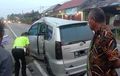 Toyota Avanza Cekung Pipi Kiri, Ulah Terios Nyelonong Pindah Jalur, Kejadian Pagi Hari