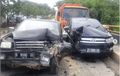 Kijang Innova Terburai, Ruang Mesin Tusuk Isuzu Panther, Kabin Truk Trailer Melintir