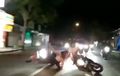 Gaya-gayaan Mau Freestyle Pakai Honda Scoopy, Muka Mulus Dua Cewek Ini Nyungsep di Aspal