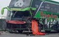 Muka Bus Restu Robek Hantam Keras Bokong Truk Dari Belakang, Kernet Meregang Nyawa