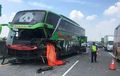 Bus PO Restu Terbelah Hingga Bodi Depan Menganga, Kernet Tutup Usia, Sosor Truk di Tol Sumo
