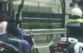Soul GT Dibawa ABG Cewek Bonceng Tiga, Melenggang Santai di Jalan Tol, Keciduk PM
