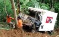 Jalan Ambles, Mobil Es Krim Terjun Bebas Masuk Jurang, Evakuasi Butuh 10 Jam