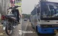 Vega R Dibawa Siswa SMK Masuk Kolong Bus, Terseret 5 Meter, Ulah Sopir Tak Fokus