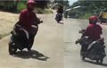 Gokil! Ban Motornya Bocor Pria Ini Tetap Gaspol, Malah Mirip Pembalap Lagi Power Slide Deh