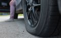 Ini Penyebab Angin Ban Mobil Berkurang, Dicek Tidak Ada Kebocoran
