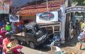 Suzuki Carry Pikap Babak Belur, Gerobak Bakso Dibikin Berantakan, Sempat Sundul Motor