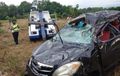Toyota Avanza Atap Bolong, Bodi dan Pilar Tertekuk, Salto ke Sawah di Kecepatan Tinggi