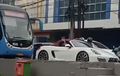 Porsche Boxster 718 Masuk Jalur Transjakarta, Sopir Bus Ogah Disuruh Mundur, Polisi Siap Menindak