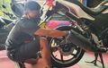 Pasang Ban Motor Alur Terbalik di Roda Belakang, Apakah Bisa dan Aman?
