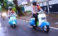 Gaulnya Gaya Kapolres Metro Jaksel Bagikan Takjil, Riding Santai Pakai Vespa Sob