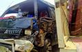 Mitsubishi L300 Bopeng, Bodi Kiri Sobek Terjang Dua Pikap di Aceh Timur