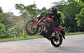 Adu Akselerasi dan Top Speed All New CB150R dan MT-15, Menang Mana?