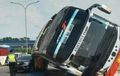 Bus Rosalia Indah Bikin Kacau, Tusuk Beton Pembatas Tol Krapyak, Tindih Honda Jazz