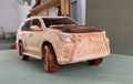 Keren! Seniman Asal Vietnam Bikin Miniatur Lexus GX 460 2021 dari Kayu, Ini Videonya