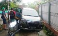 Warga Dukuh Pondok Mulyo Temukan Daihatsu Xenia Misterius Terperosok di Selokan, Begini Ceritanya