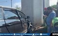 Wuling Cortez Cium Tiang LRT, Banting Stir Sampai Muka Acak-acakan, Pemotor Tertunduk Lesu