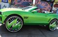Chevrolet Camaro Mentereng, Bodi Serba Hijau dan Pasang Pelek 32 Inci