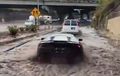 Nekat Terjang Banjir, Bumper Lamborghini Huracan Copot, Warganet Nyuruh Jual
