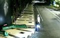 Maling Pocong di Lamongan Kepergok CCTV,  Dibonceng Naik Motor Bikin Polisi Penasaran