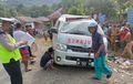 Ambulans Toyota HiAce Jungkir Balik di Luwu, Posisi Bawa 8 Orang dan 1 Jenazah