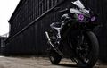 Kembaran Yamaha R25 Makin Sangar, Bodi Dibalut Decal Hitam, Headlamp Pakai LED Proyektor