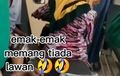 Emak-emak Nggak Ada Lawan, Naik Mio Soul Antar Tetangga Sakit, Masuk Sampai Ruang IGD