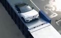 Mobil Listrik Volvo XC40 Recharge Masuk Ke Dalam Air Untuk Pembuktian?