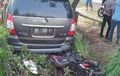 Pelajar Bawa Verza Gagal Nyalip, Dihantam Keras Innova Dari Depan