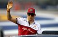 Kimi Raikkonen Resmi Umumkan Gantung Helm di Musim Ini, Pembalap Lain 'Lambaikan Tangan'