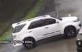 Setelah Xpander Viral, SUV RWD Toyota Fortuner Juga Gagal Nanjak, Kok Bisa?
