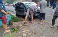 Wajah Kena Serpihan Kaca, Pengemudi Daihatsu Ayla Tak Ingat Saat Tusuk Pagar