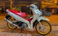 Modifikasi Simpel Honda Supra X 125 Berkeranjang, Bodi dan Jok Kontras