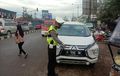 Polisi Jeli Banget, Lihat Keanehan Pelat Nomor Mitsubishi Xpander Ini, Langsung Kasih 'Kado' Surat Tilang