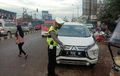 Kecurigaan Polisi Terbukti, Pengemudi Xpander Diberi Hadiah Karena Pelat Nomor