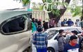 Tak Ada Jalan Lain, Kaca Honda Stream Dipecah Petugas Demi Nyawa Balita di Kabin