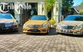 Tiga Mercedes-Benz di Solo Tampil Meriah, Dibalut Stiker Motif Batik