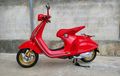 Vespa 946 Red Kian Elegan Meski Kakinya Cuma Disentuh Simpel