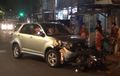 Bumper Toyota Rush Rontok, Tusuk Dua Motor Lanjut Tebas Honda Vario di Tebet